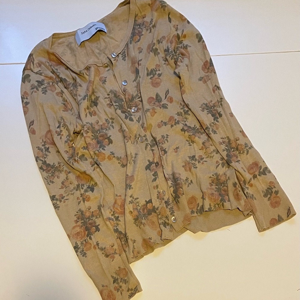 Womens Sweaters - Picture 3 of 6